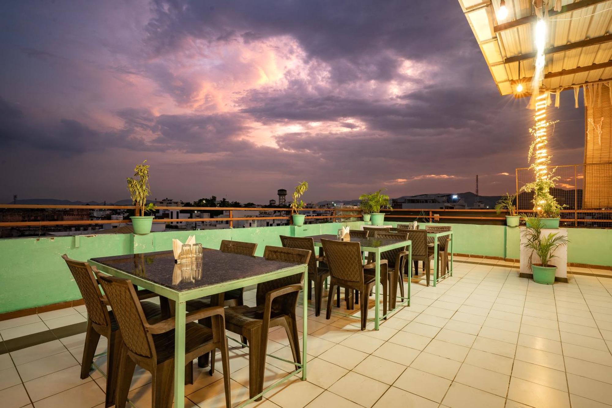 Hotel Naman Udaipur Eksteriør bilde